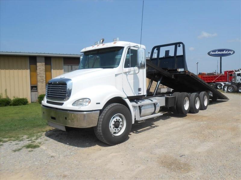 2008 Freightliner Columbia  Rollback Tow Truck