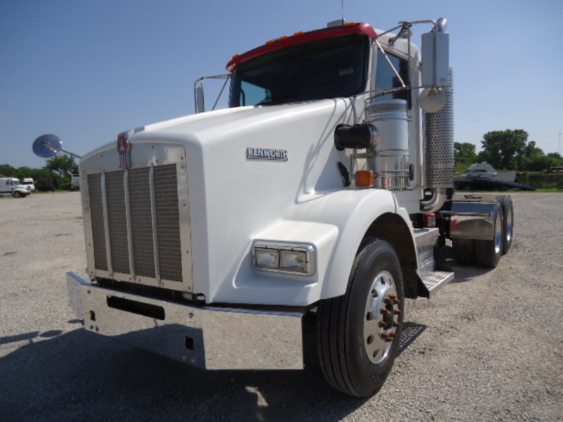2007 Kenworth T800 Day Cab  Conventional - Day Cab