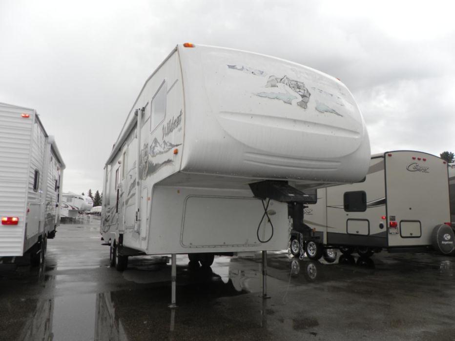 2004 Forest River Wildcat 28BH