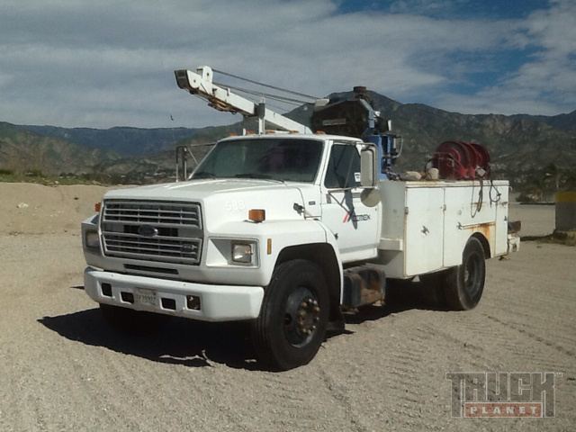 1989 Ford F-700  Utility Truck - Service Truck