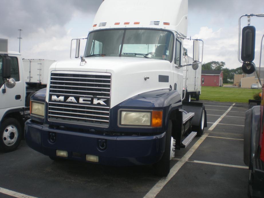 1999 Mack Ch612  Tractor