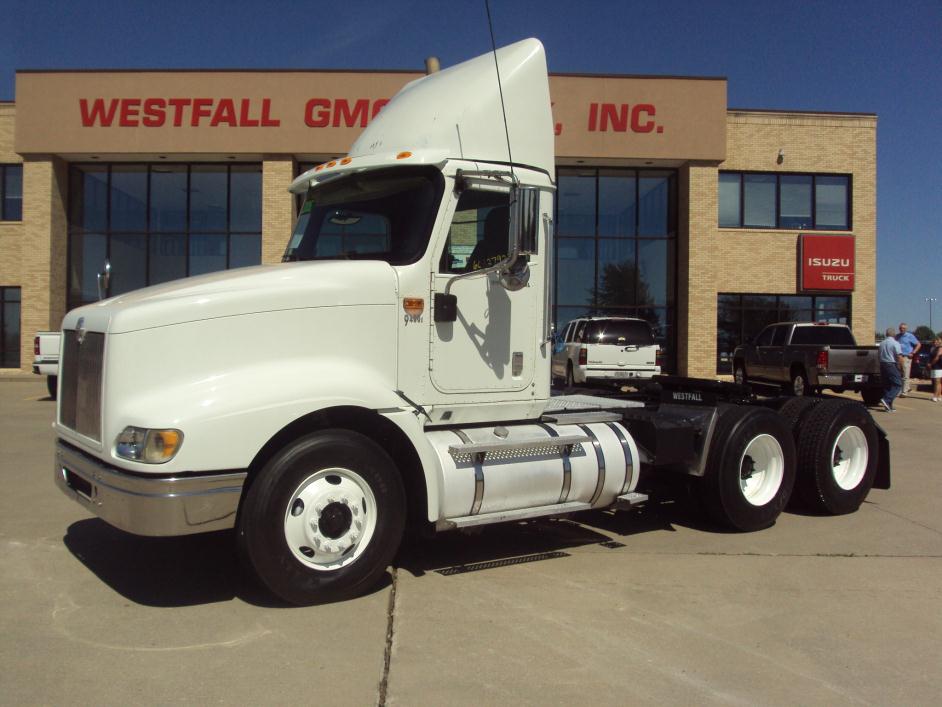 2006 International 9400  Conventional - Day Cab
