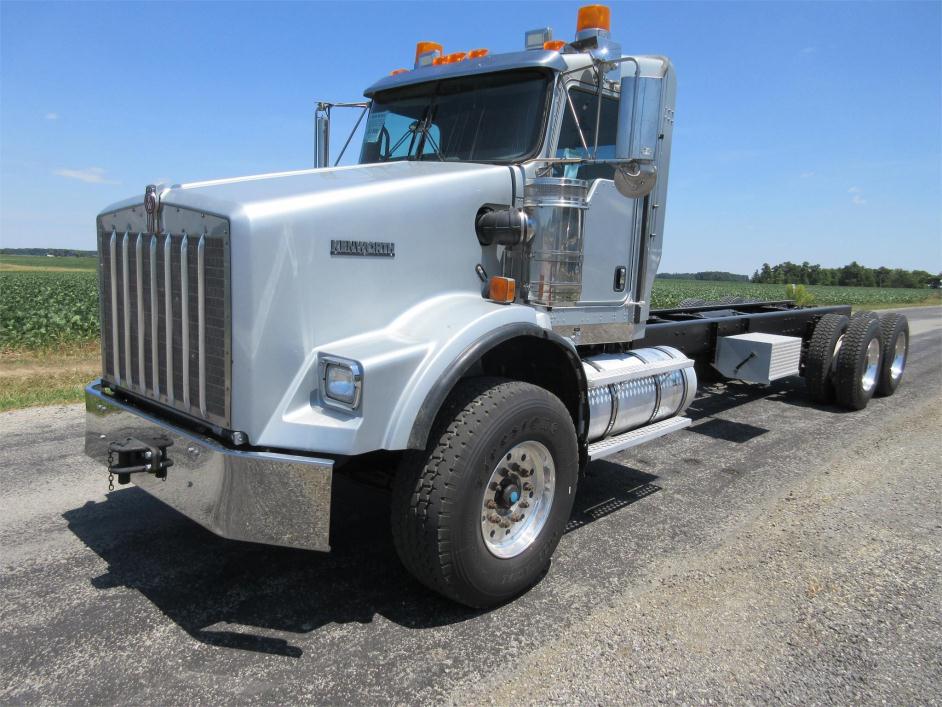 2011 Kenworth T800  Cab Chassis