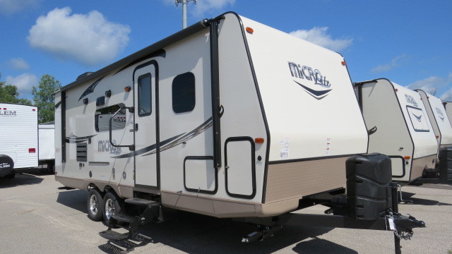 2017 Forest River FLAGSTAFF MICRO LITE 25BHS