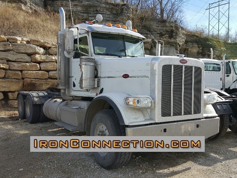 2013 Peterbilt 388  Conventional - Day Cab