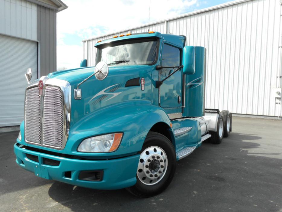 2012 Kenworth T600  Conventional - Day Cab