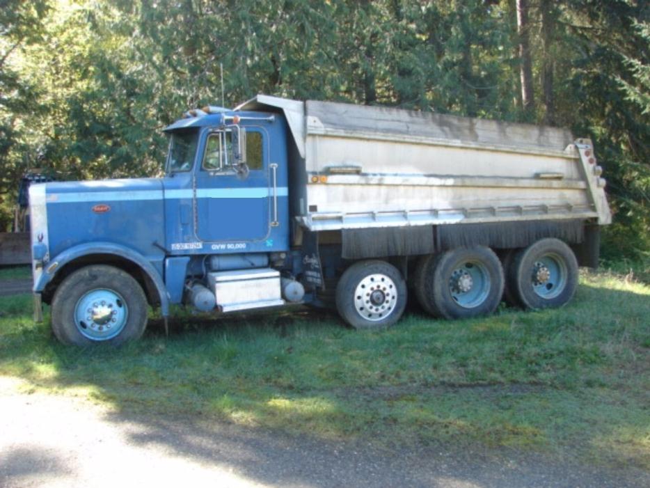 1985 Peterbilt 359  Dump Truck