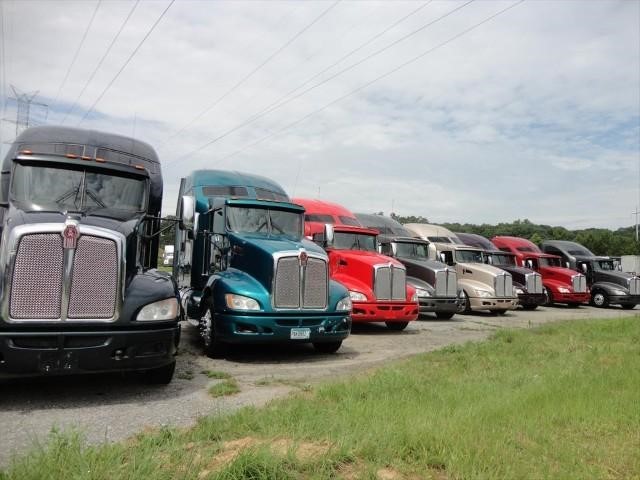 2012 Kenworth T660  Conventional - Sleeper Truck