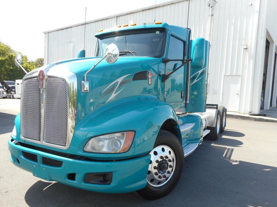 2012 Kenworth T600  Conventional - Day Cab