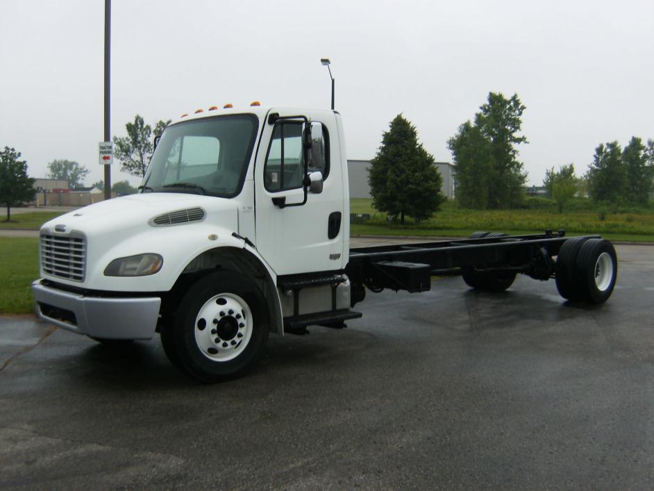 2008 Freightliner M2106  Cab Chassis