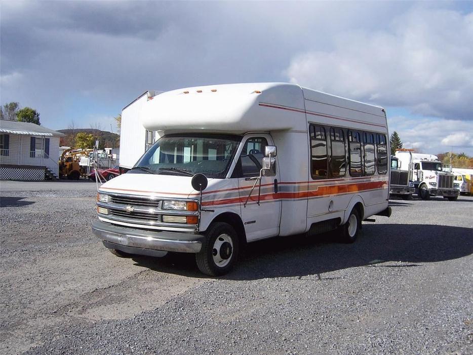 2002 Chevrolet Express  Bus