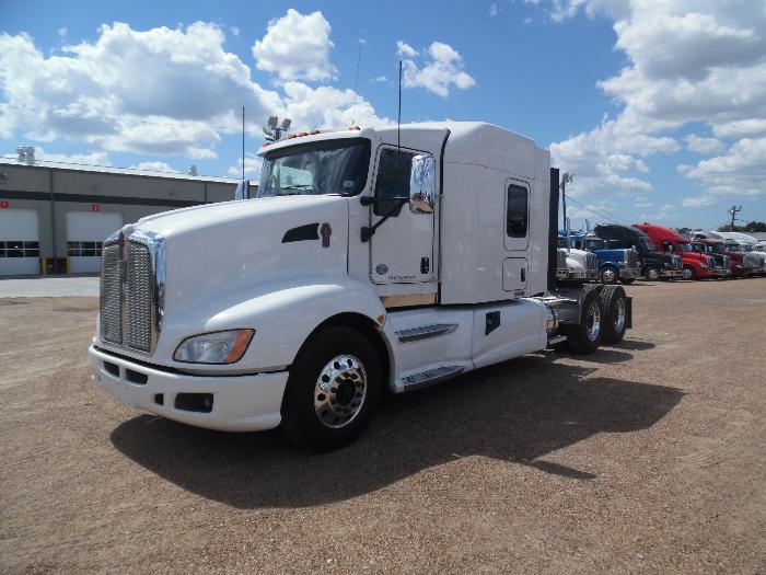 2014 Kenworth T660  Conventional - Day Cab
