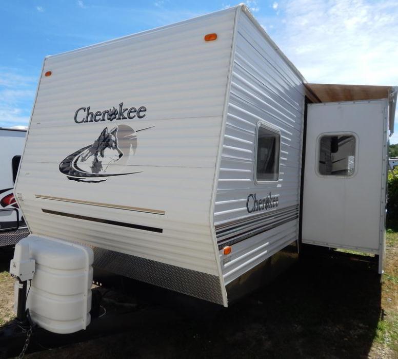 2004 Forest River Cherokee 38B Two Bedroom Sofa/Dinette Sl