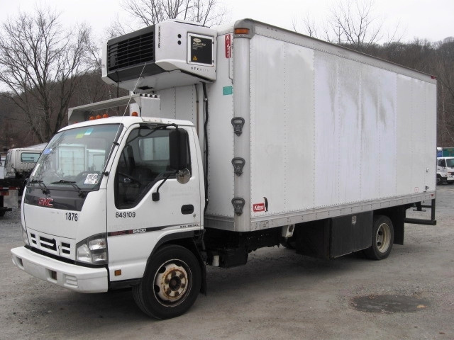 2007 Gmc W5500  Refrigerated Truck