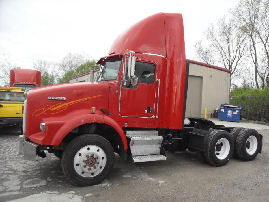 2001 Kenworth T170  Conventional - Day Cab
