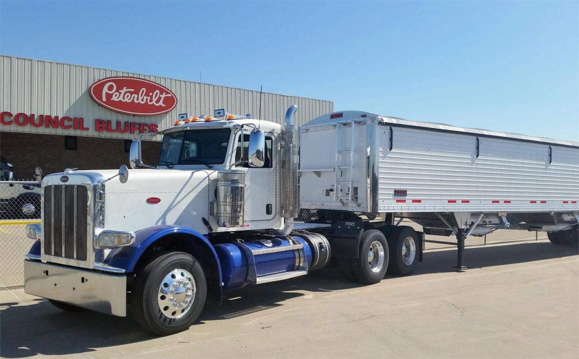 2013 Peterbilt 388  Conventional - Day Cab