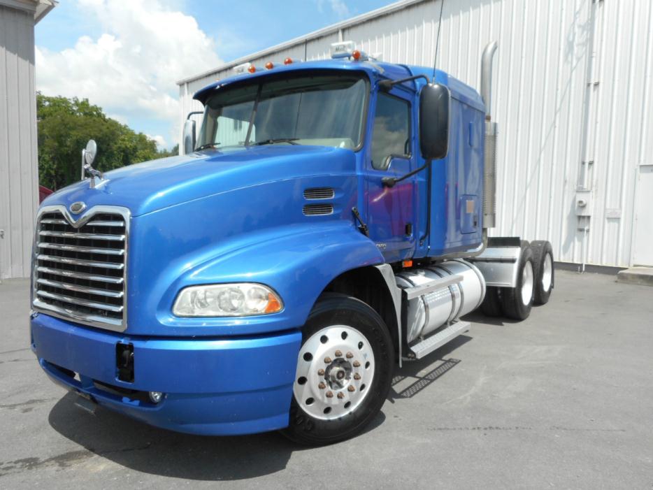 2005 Mack Cx613  Conventional - Sleeper Truck