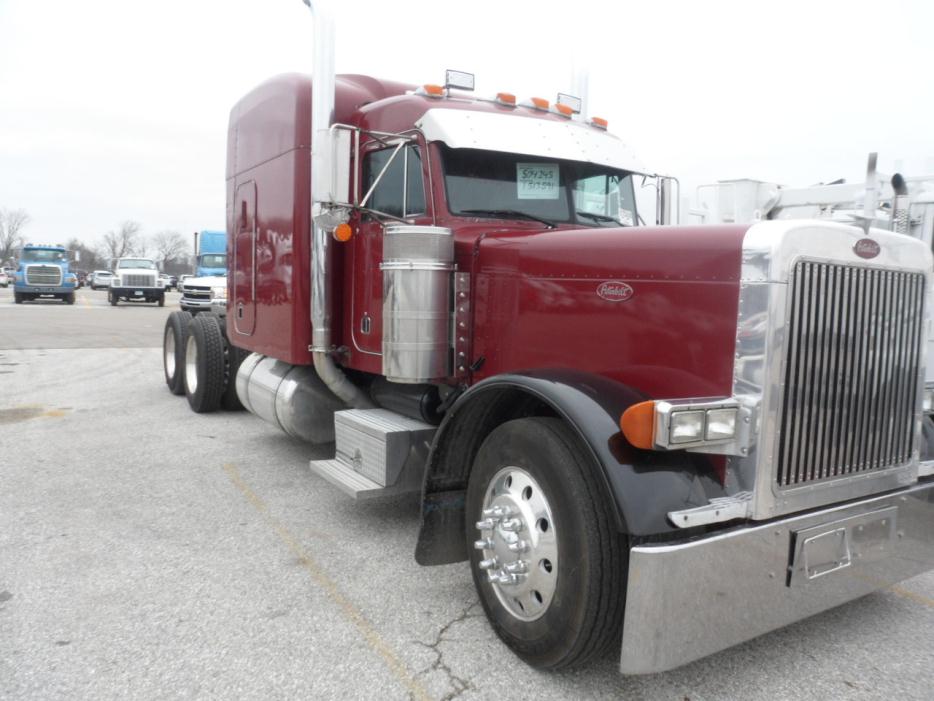 2001 Peterbilt 379exhd  Conventional - Sleeper Truck