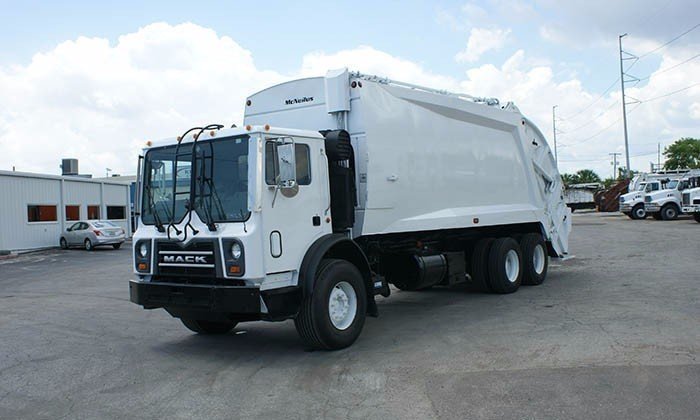 2009 Mack Mr 688s  Garbage Truck