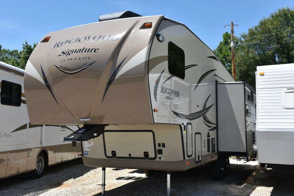 2017 Forest River 8289WS ROCKWOOD SIGNATURE ULTRA LITE
