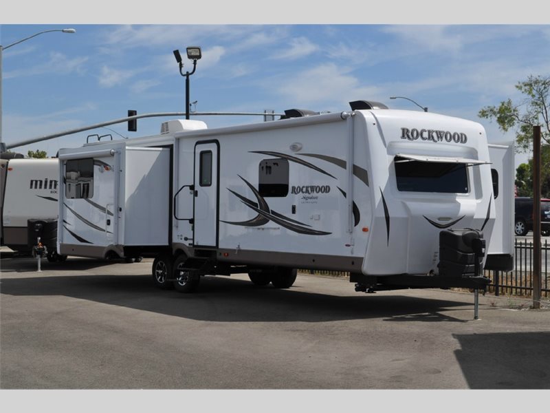 2017 Forest River Rv Rockwood Signature Ultra Lite 8329SS