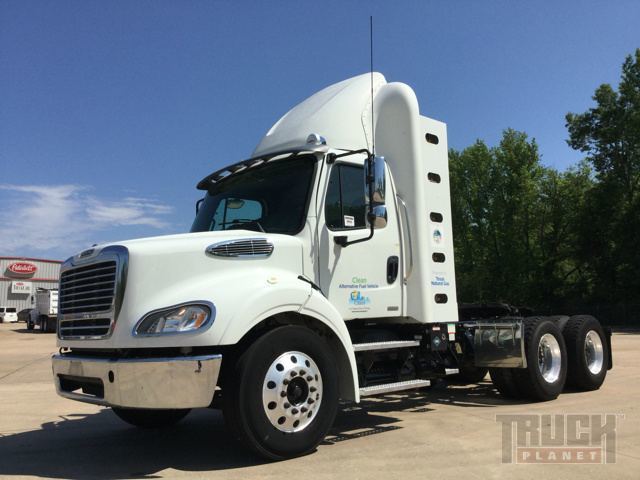 2011 Freightliner M2 112  Conventional - Day Cab