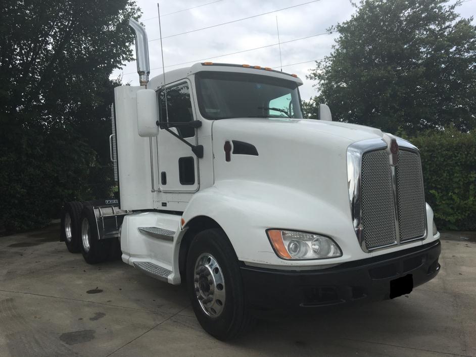 2009 Kenworth T660  Conventional - Day Cab