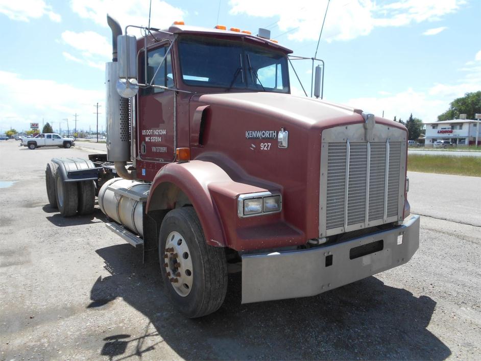 1996 Kenworth T800  Conventional - Day Cab