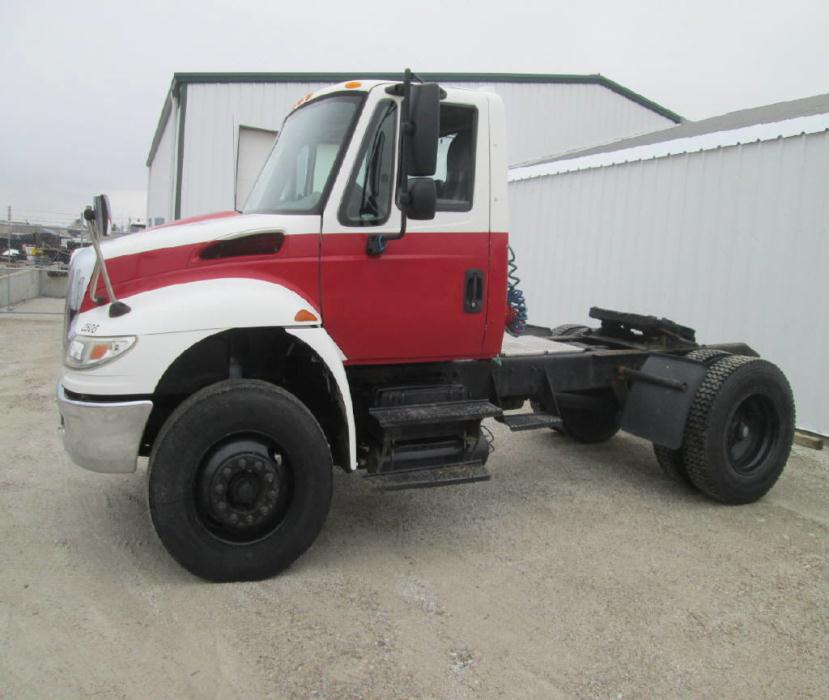 2006 International 4400  Conventional - Day Cab
