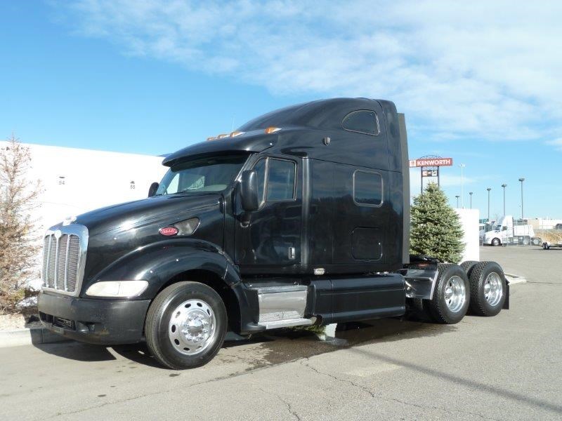 2005 Peterbilt 387  Conventional - Sleeper Truck