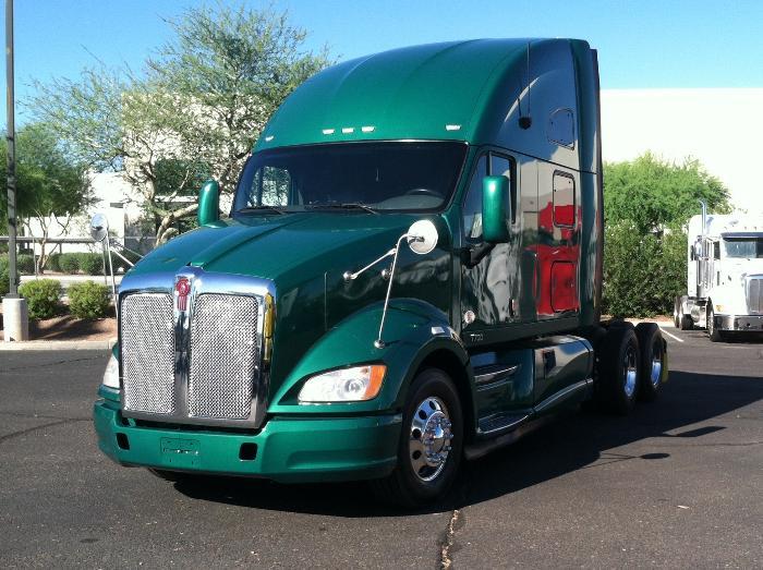 2012 Kenworth T700  Conventional - Day Cab