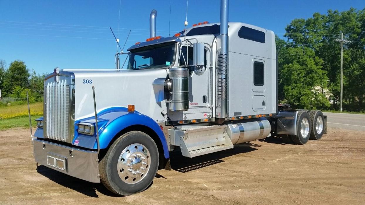 2008 Kenworth W900l  Conventional - Sleeper Truck