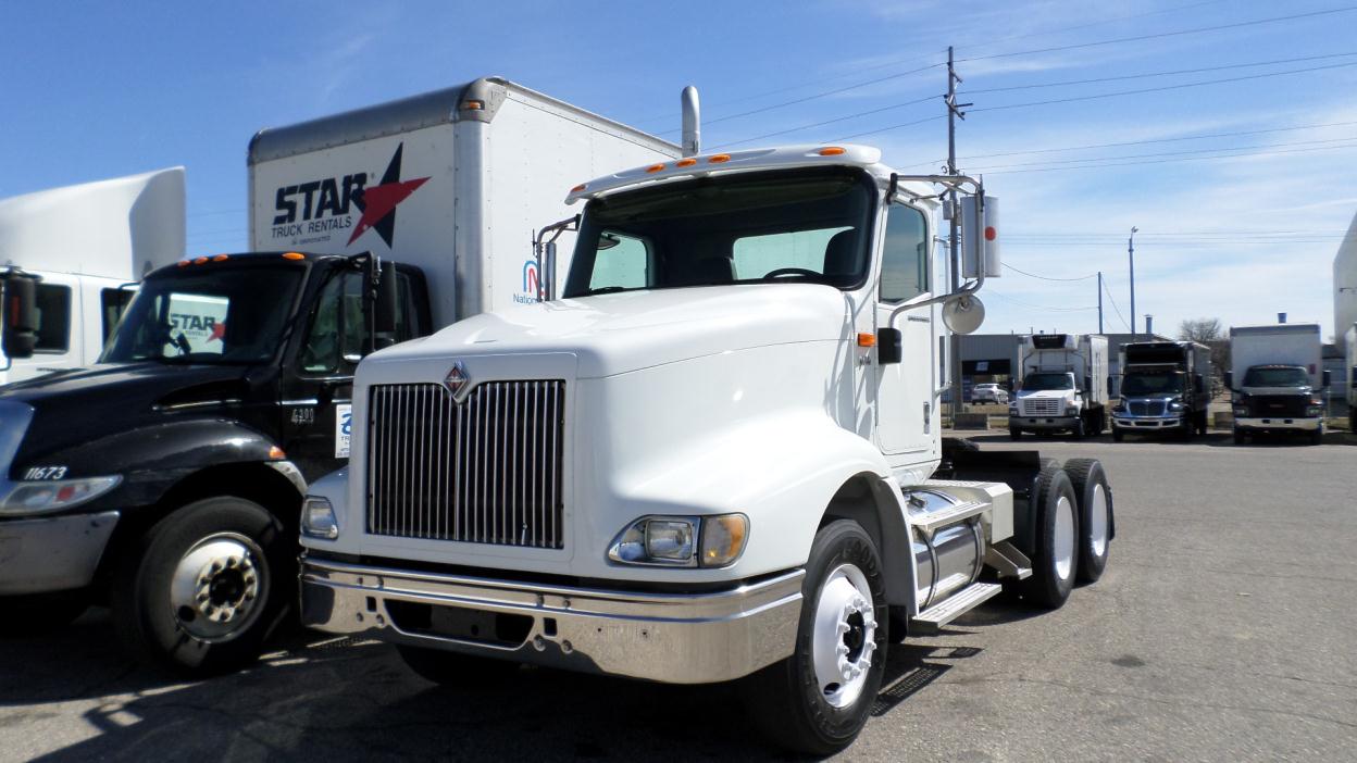 2005 International 9400  Conventional - Day Cab