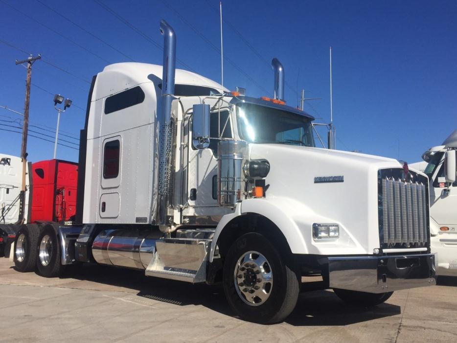 2016 Kenworth T170  Conventional - Sleeper Truck