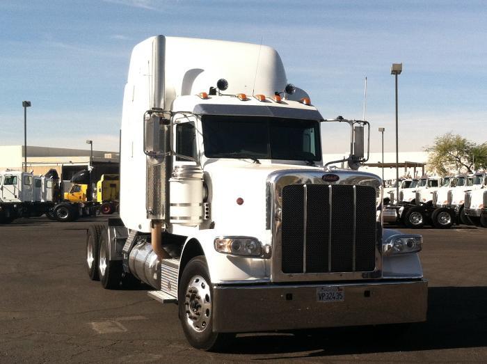 2009 Peterbilt 388  Conventional - Day Cab