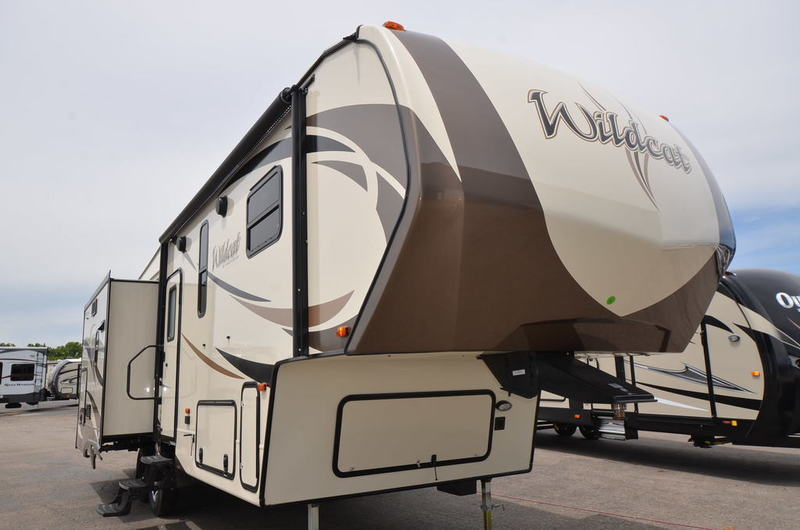 2017 Forest River WILDCAT 29RLX FIFTH WHEEL