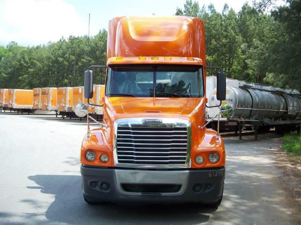 2011 Freightliner C120  Conventional - Day Cab