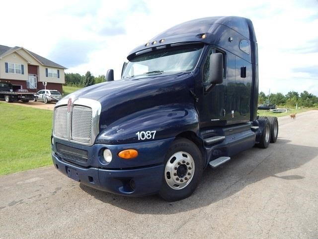 2005 Kenworth T2000  Conventional - Sleeper Truck