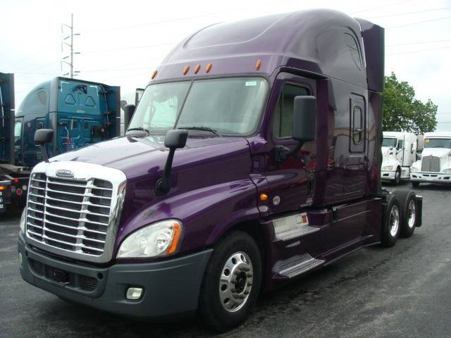 2014 Freightliner Cascadia Evo  Conventional - Sleeper Truck