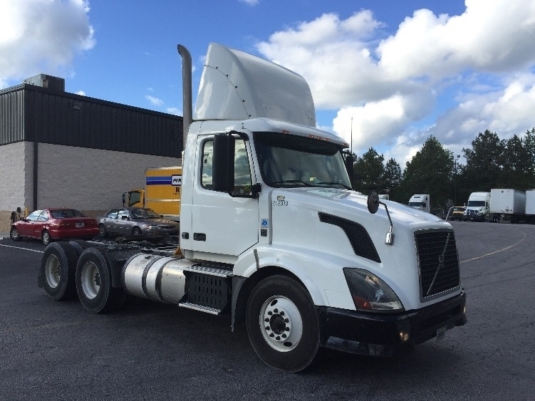 2012 Volvo Vnl64t300  Conventional - Day Cab