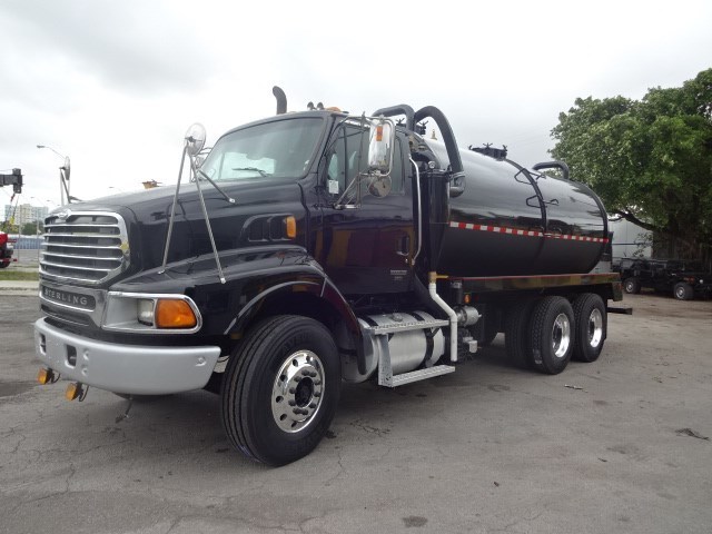 2007 Sterling L9500  Septic