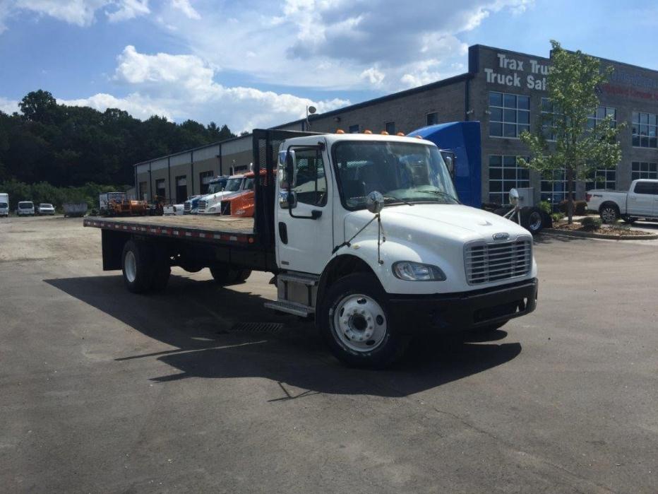 2006 Freightliner Business Class M2 106  Flatbed Truck