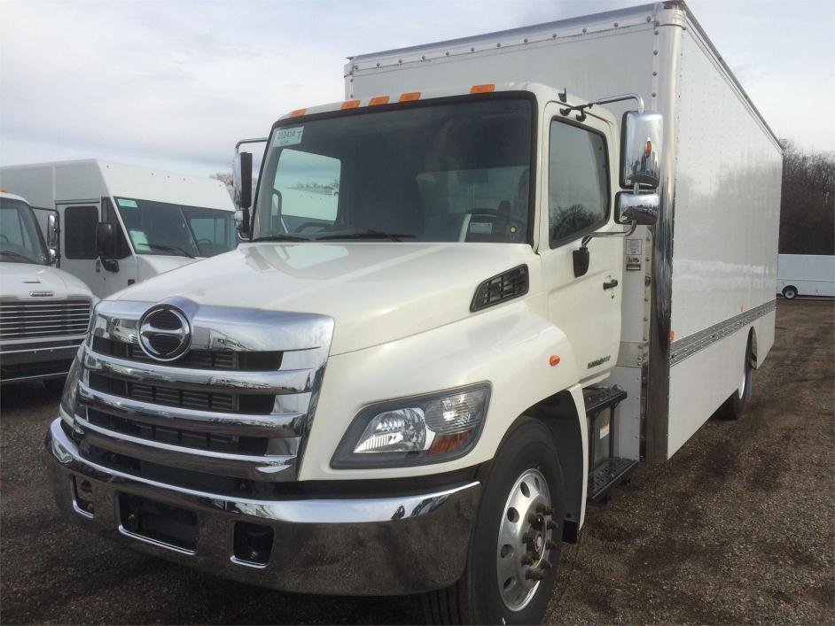 2014 Hino 338  Box Truck - Straight Truck