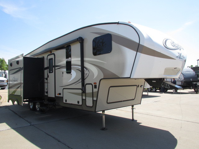 2017 Keystone Cougar Lite 28RKS