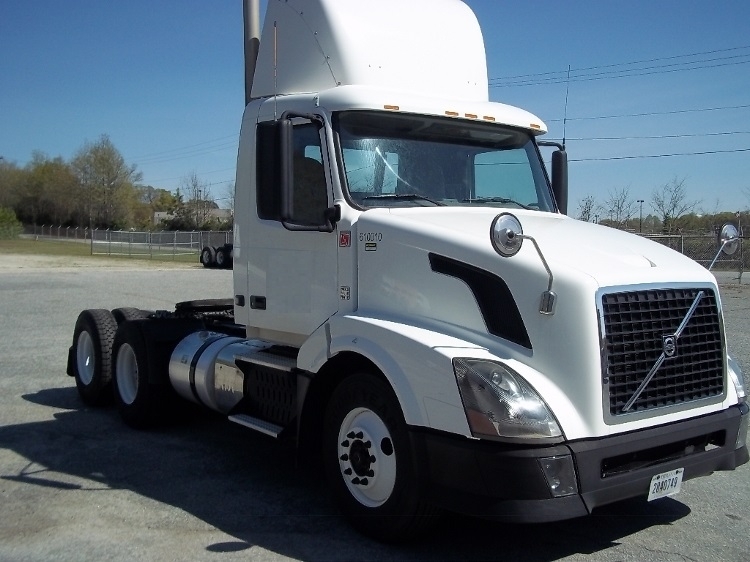 2012 Volvo Vnl64t300  Conventional - Day Cab