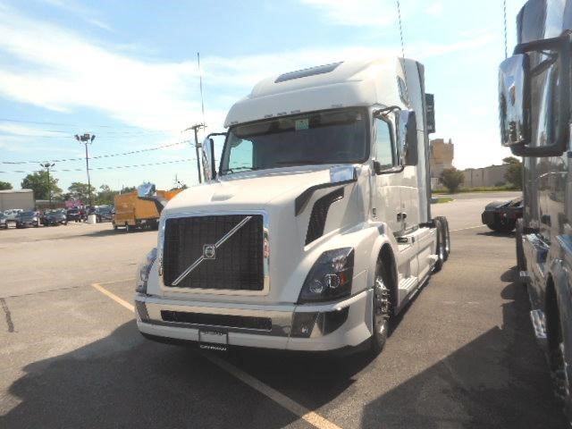 2017 Volvo Vnl64t670  Conventional - Sleeper Truck