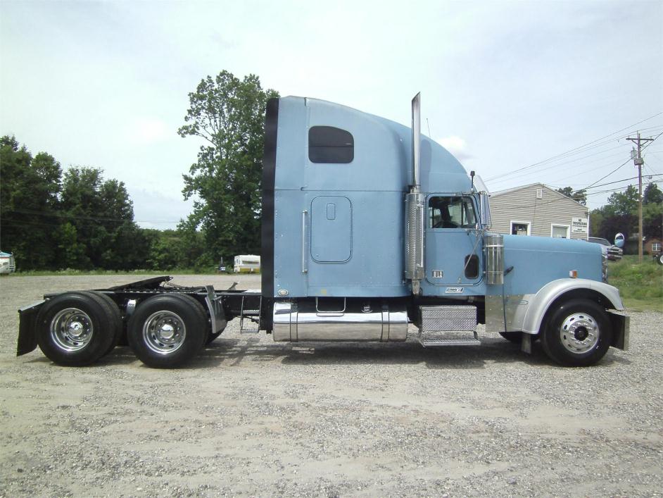 2003 Freightliner Fld132 Classic Xl  Conventional - Sleeper Truck