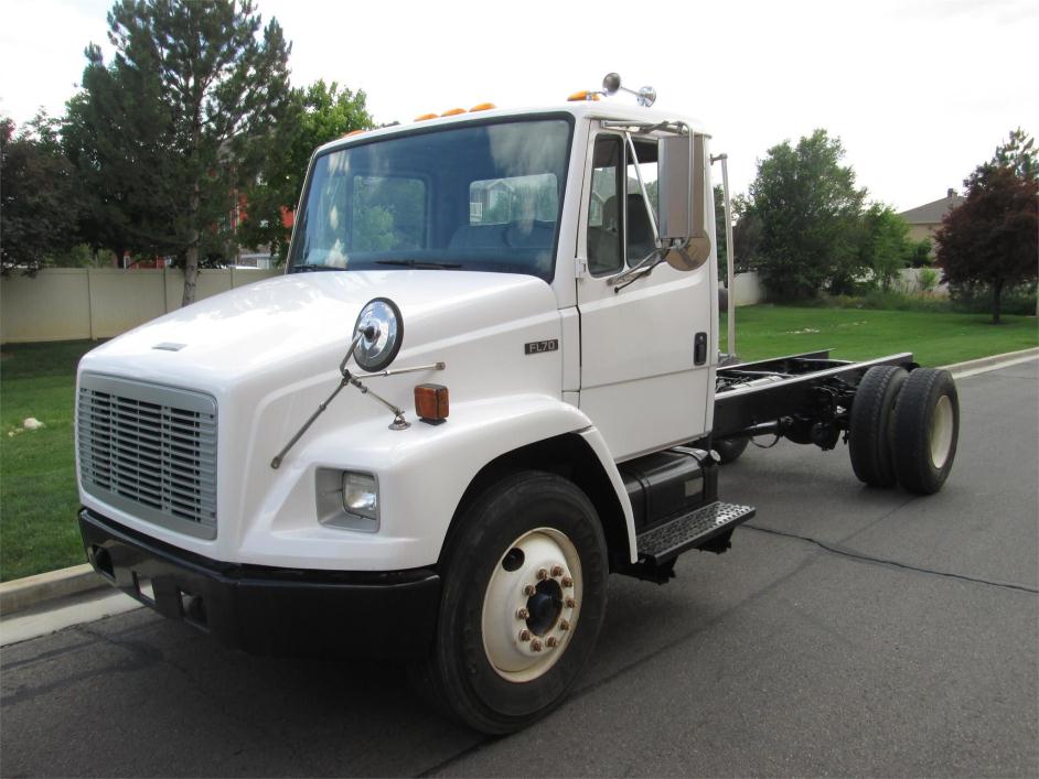 1998 Freightliner Fl70  Cab Chassis