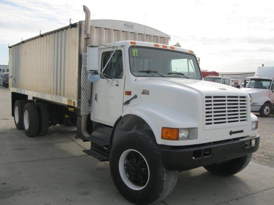 1997 International 4900  Farm Truck - Grain Truck