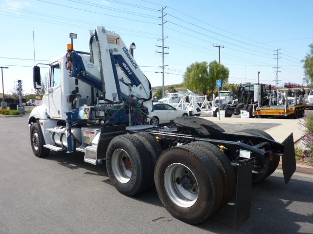 2008 Freightliner Columbia  Conventional - Day Cab